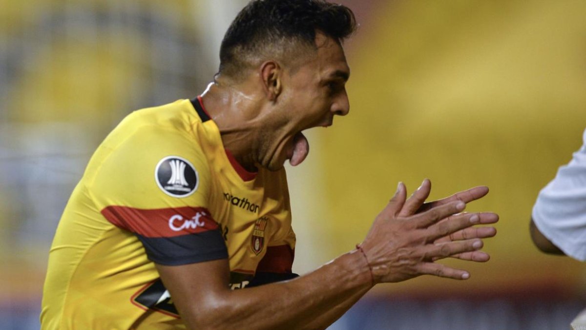 Cristian Colman, exdelantero de Barcelona, dejó una grata impresión entre la hinchada por sus condiciones.