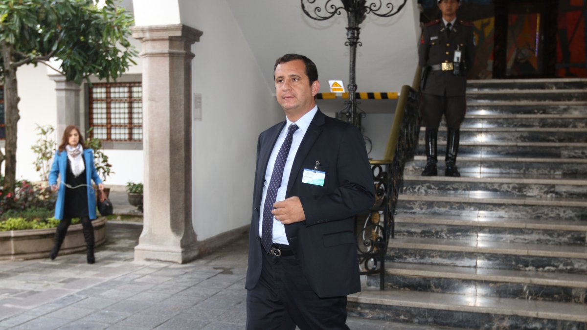 Leonardo Orlando fue electo prefecto por el movimiento Fuerza Compromiso Social afin al expresidente Rafael Correa. 

Quito, 23 de abril de 2019

Agencia (ag-expreso ag-extra)