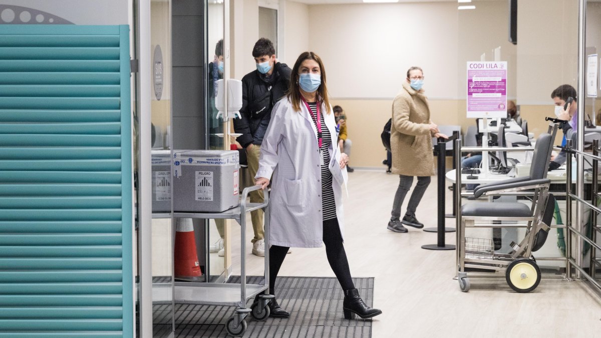 Hasta el viernes por la mañana, se habían distribuido casi 39,9 millones de dosis de las vacunas Pfizer-BioNTech y Moderna a los Gobiernos estatales y locales.