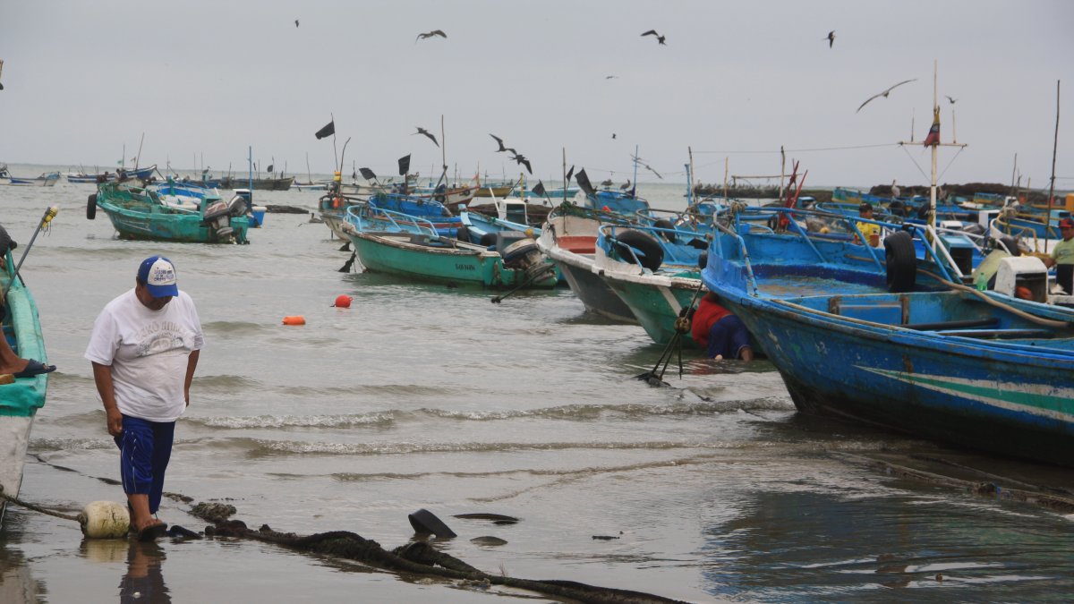 Anconcito. Veinte pescadores fueron abandonados en alta mar.