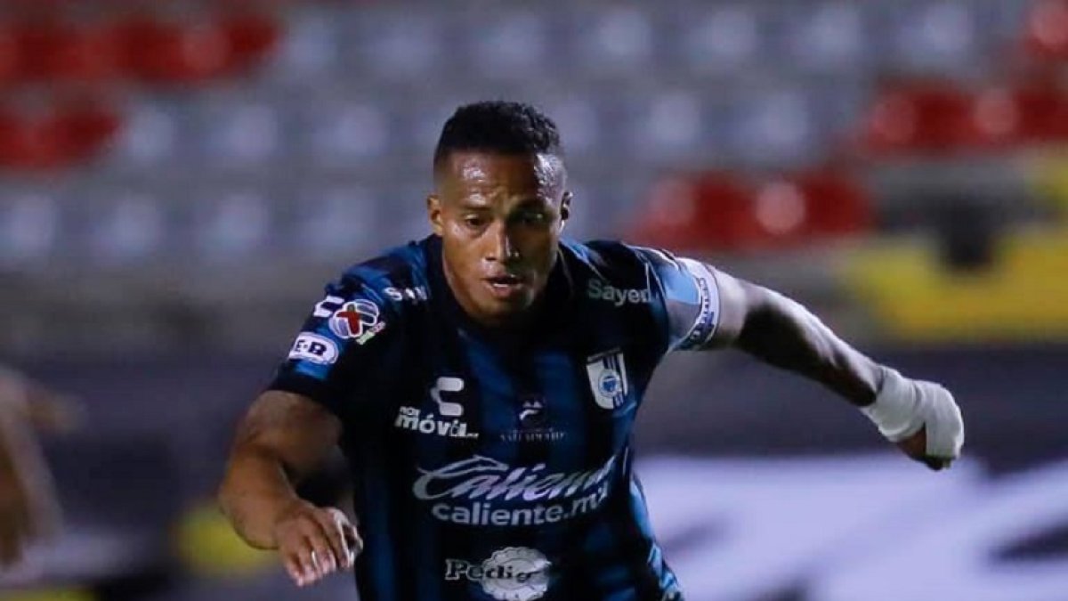 Antonio Valencia tuvo un buen partido en México y fue una de las figuras.