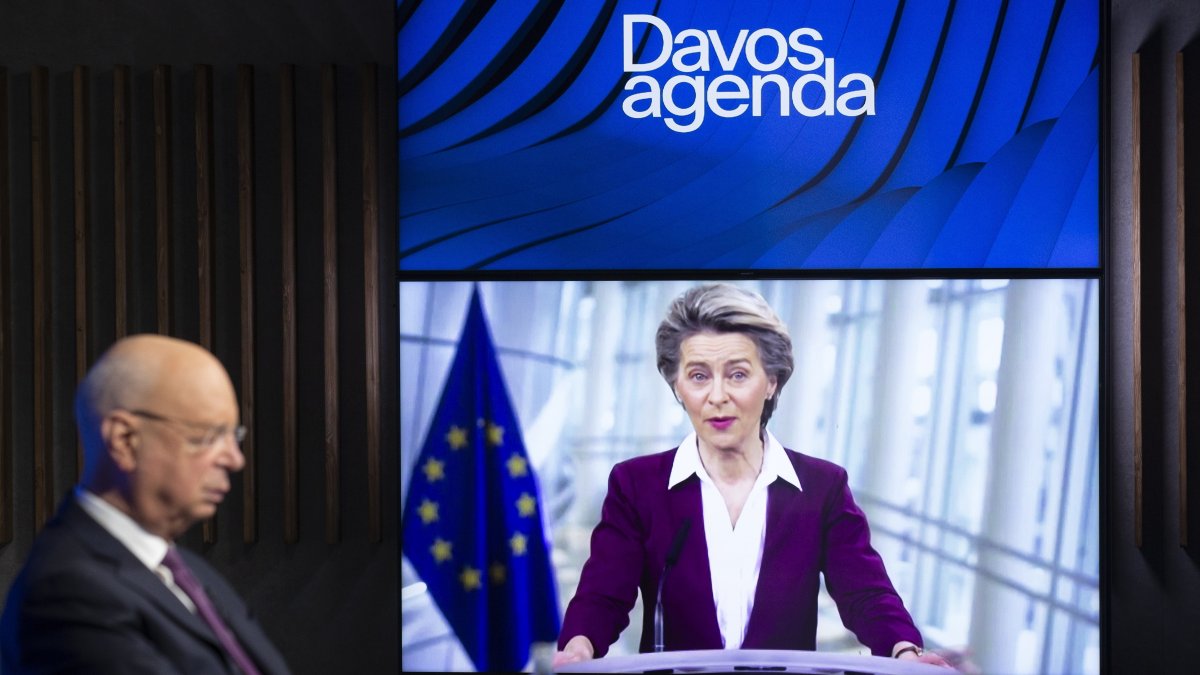 Von der Leyen pide en Davos frenar el poder de los gigantes de Internet.
