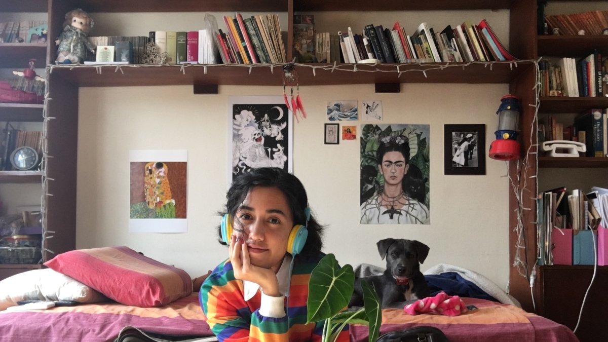 Doménica Concha lanzó su primer poemario el año pasado.