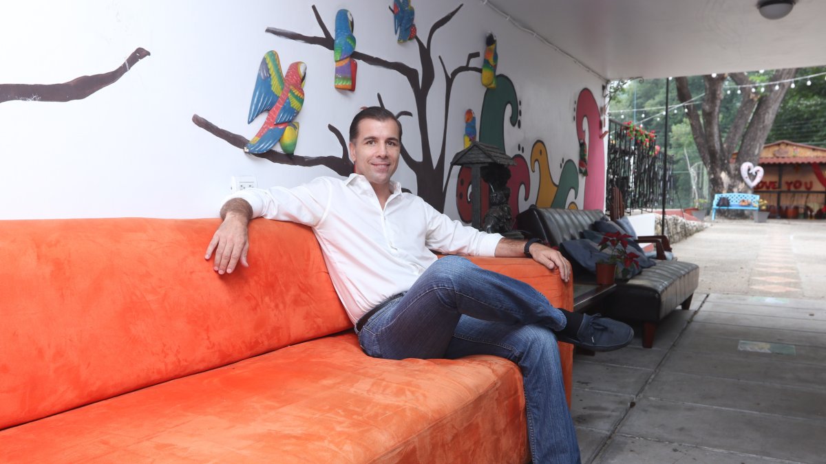 Paul Desamblanc aspira ser el presidente de la Izquierda Democrática en Guayas.