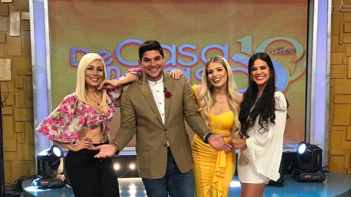 Michela con Jasú Montero, Emilio Pinargote y Mafer Pérez.