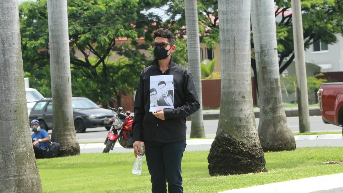 Los restos de Efraín Ruales fueron velados en un camposanto del cantón Daule, por familiares, amigos y compañeros cercanos.