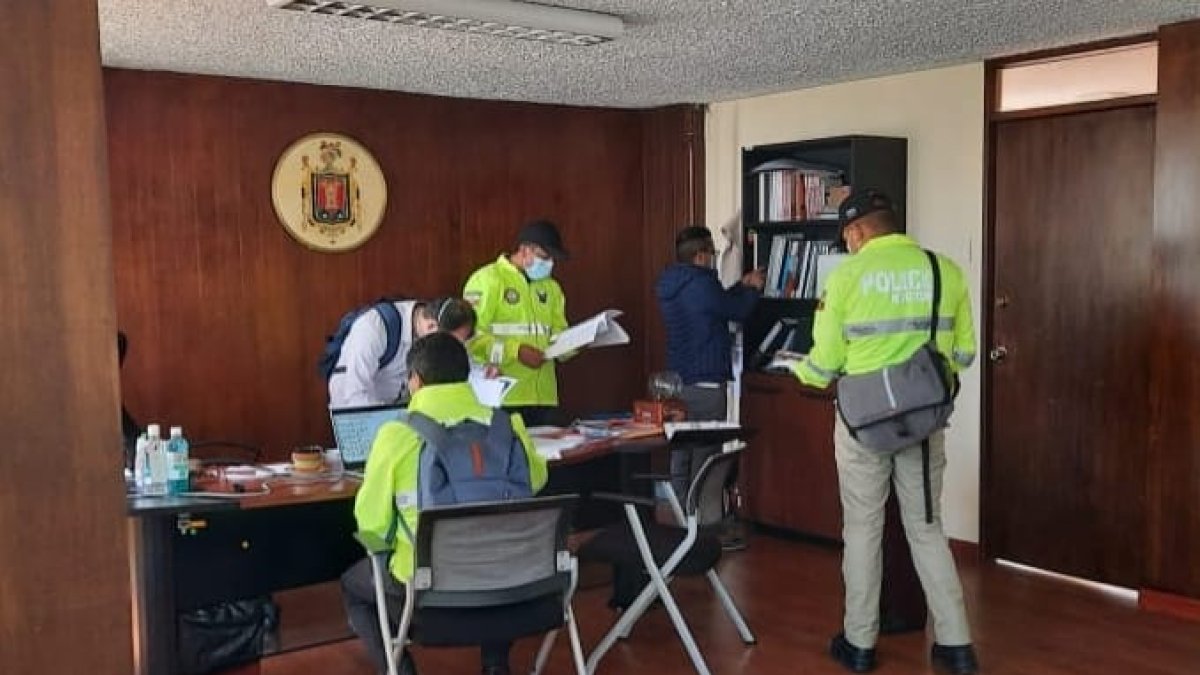 Diligencia. La Fiscalía anunció que fueron allanadas las oficinas de la Secretaría de Salud.