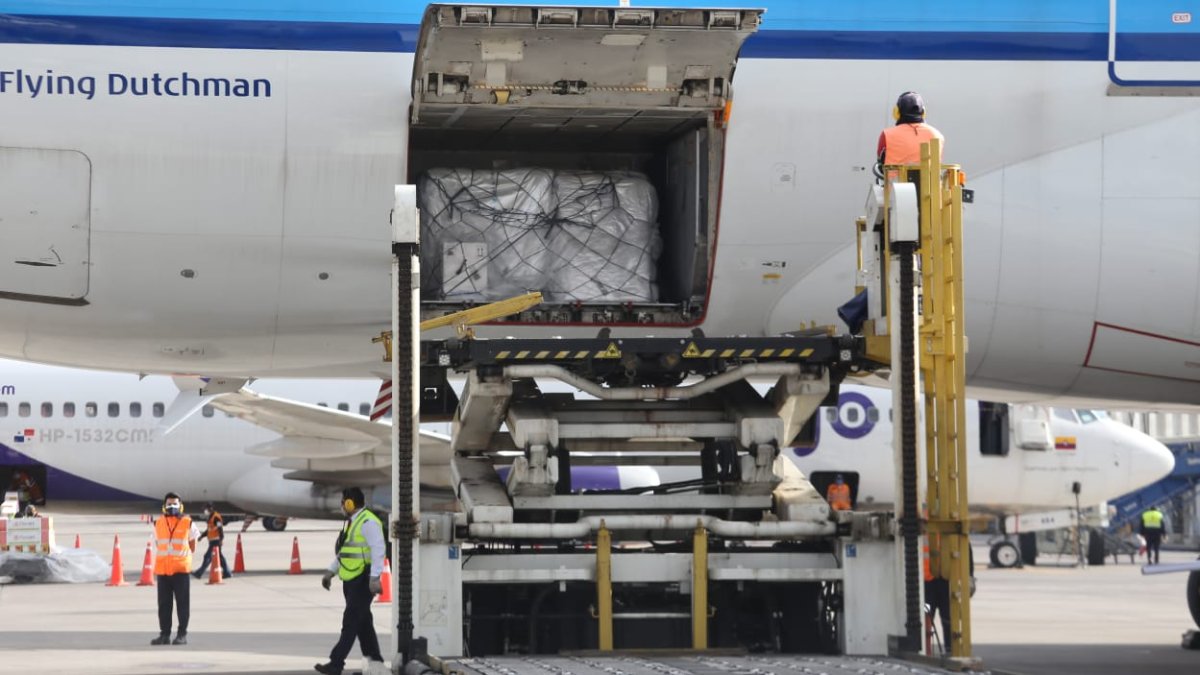 Ecuador recibió en días pasados el primer cargamento de 8.000 dosis de la vacuna de Pfizer.