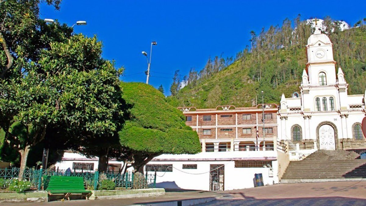 Localidad. La Plaza Central de Guachapala donde se realizará el evento por su aniversario como cantón, esta tarde.