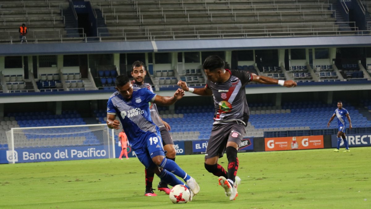 Emelec jugará contra 9 de Octubre el primer partido de la Supercopa Ecuador.