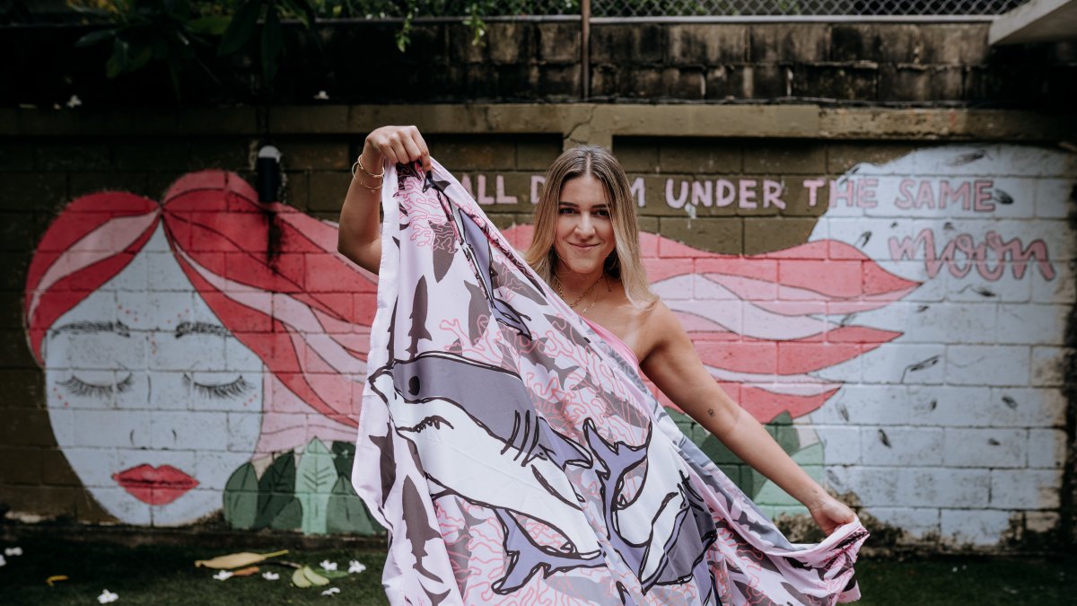 Pareos con diseños diferentes y colores duraderos es la propuesta de esta joven que ha sabido aplicara sus conocimientos de diseñadora gráfica a la moda.