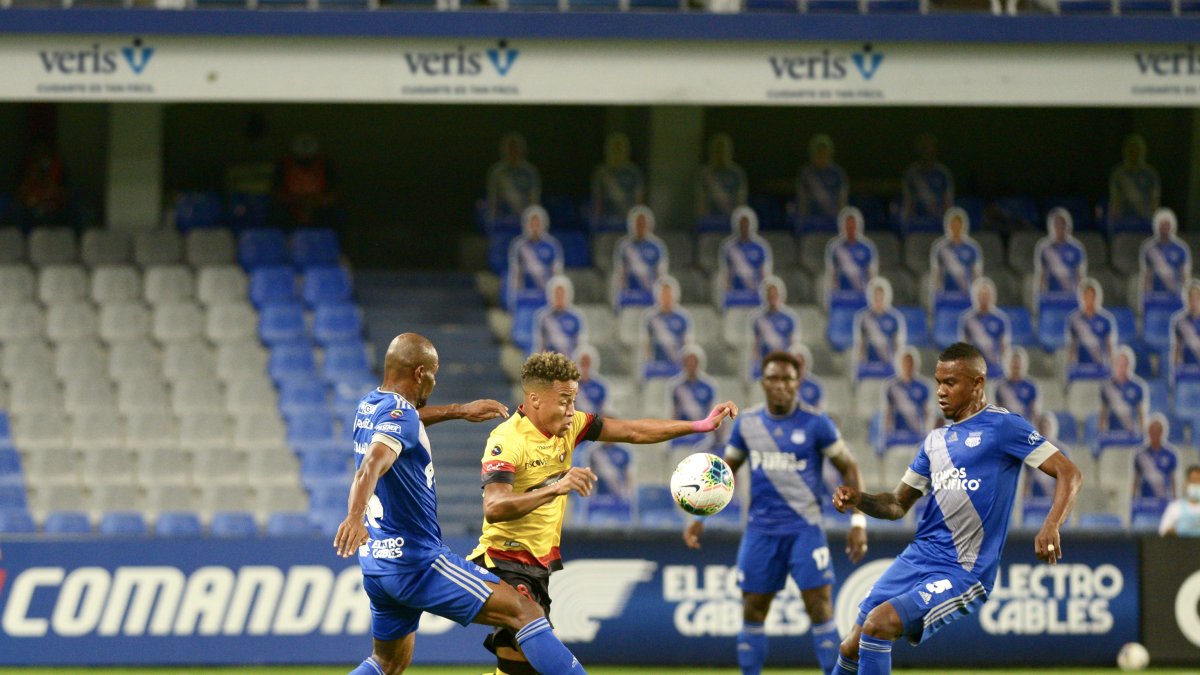 El duelo inmortal no se jugará ante de junio, como se había previsto.