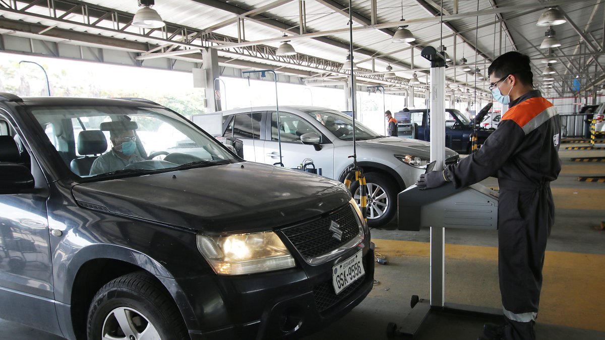 La revisión técnica vehicular, en la avenida Narcisa de Jesús, que se dio el pasado lunes 1 de febrero.