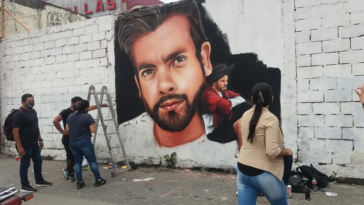 Obra. El mural se levanta en el kilómetro 7.5 de la vía a Daule.