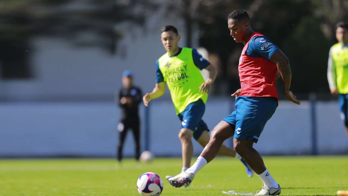 Antonio Valencia ahora destaca en el balompié mexicano.