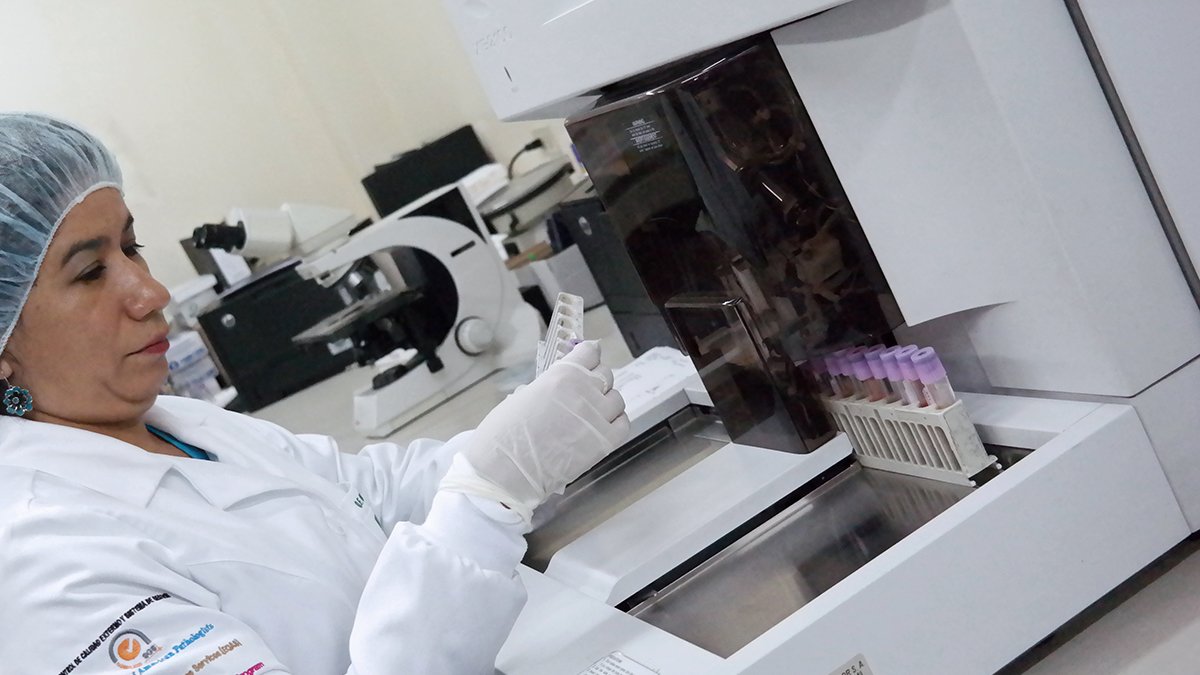 El año 2020 fue de arduó trabajo en los laboratorios, debido a la pandemia.