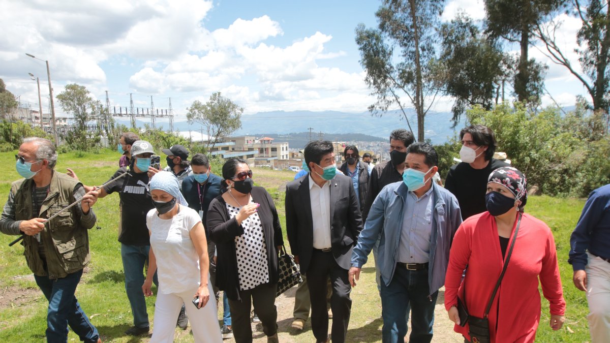 El alcalde Jorge Yunda anunció el cese de la edificación, que había sido aprobada bajo dudosos permisos ambientales.