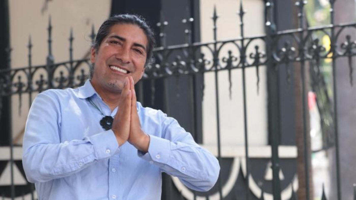 Yaku afirma ser un hombre que siempre sonríe hasta en la adversidad.