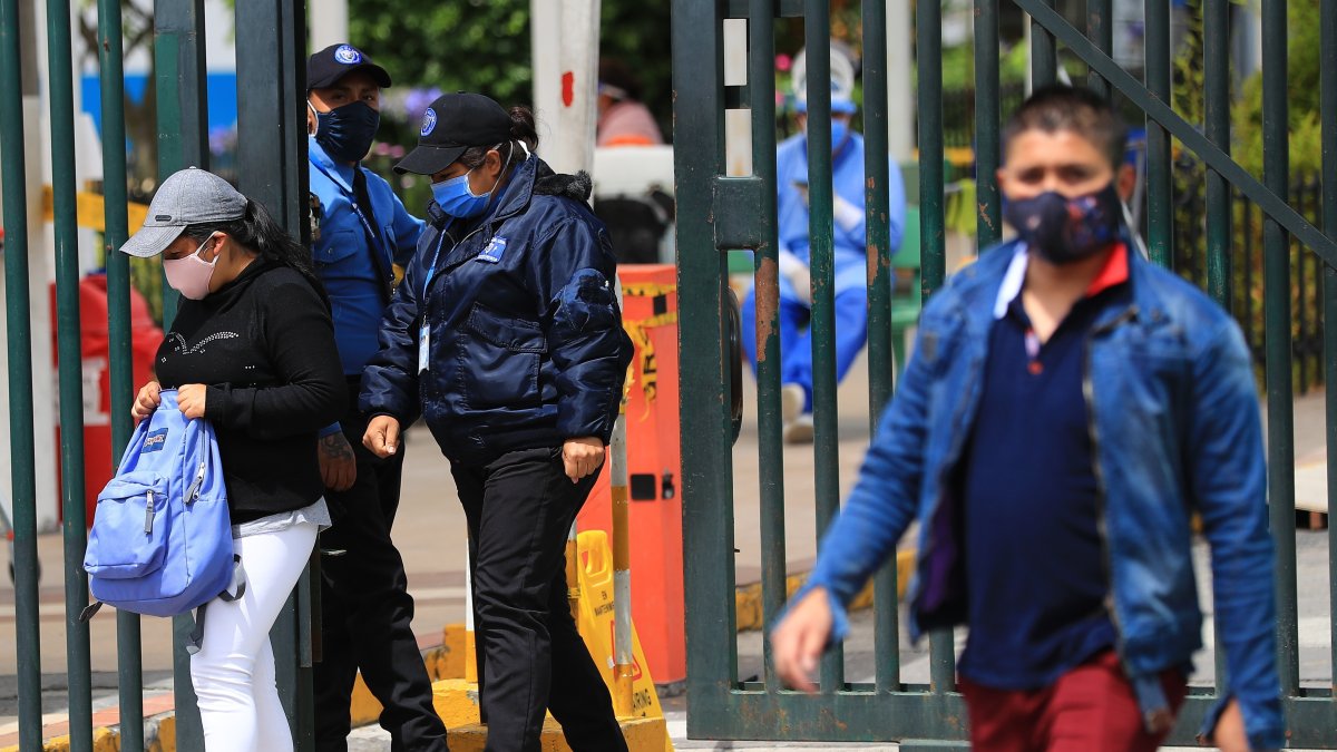 En enero se produjo un fuerte repunte en los contagios, 37.608, un 91 % más que en diciembre, lo que hace pensar que se pueda estar registrando una segunda ola después de la de Guayaquil a principios de la pandemia.