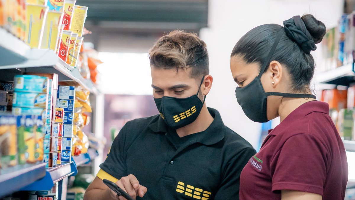 A nivel global, la experiencia BEES impulsa la digitalización de tenderos en nueve países con más de 1 millón de usuarios registrados.