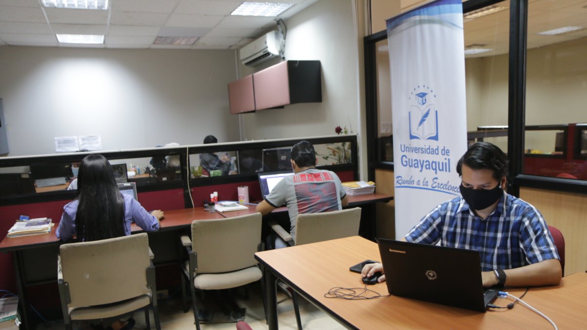 Las labores administrativas presenciales se reanudan el martes.