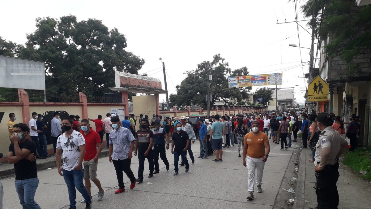 Así permanece el colegio Ecuador Amazónico, en el cantón, en este momento.