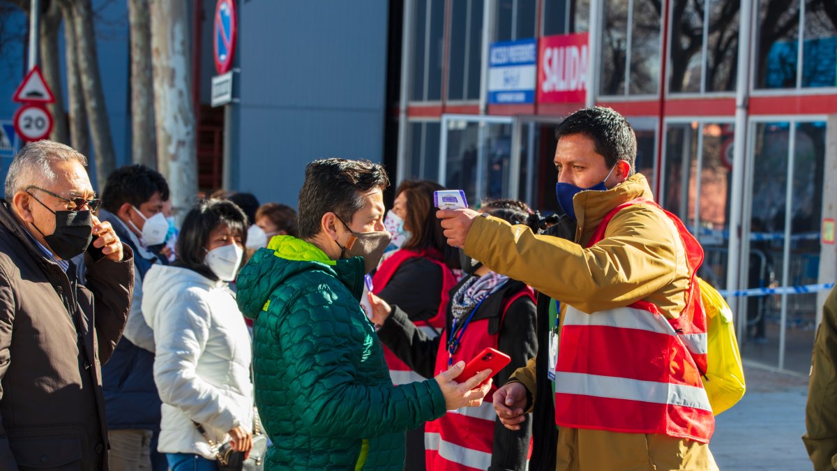 Las medidas han sido estrictas al ingreso del recinto electoral.