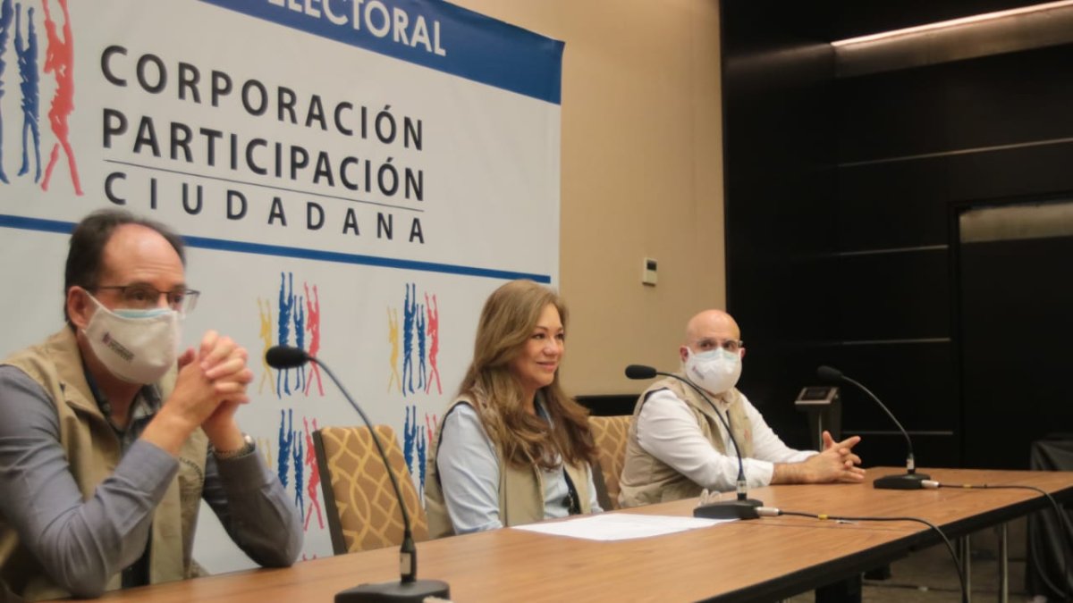 Ruth Hidalgo, directora de Participación Ciudadana, dio su primer reporte cerca de las 12:00.