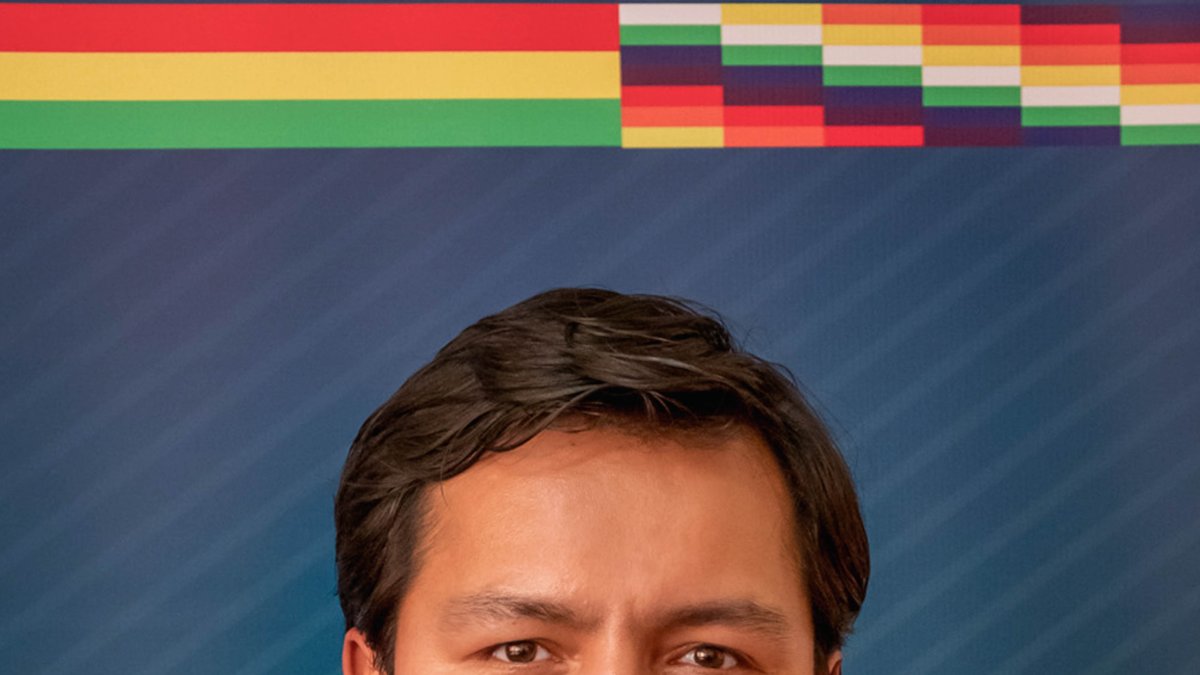 El joven prevé comprarse sus computadoras y ver la posibilidad de abrir una tienda para  que él y sus padres puedan vender los productos que cultivan