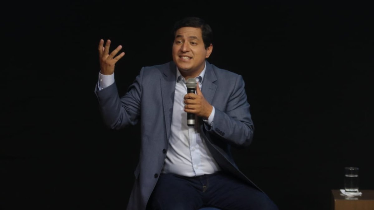 Andrés Arauz, candidato presidencial por UNES, arribó cerca de las 18:00 al Hotel Mercurie.