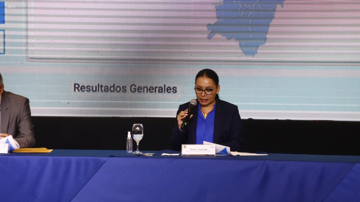 Atamaint. Con que los resultados le llegaran en sobre cerrado, cumplió.