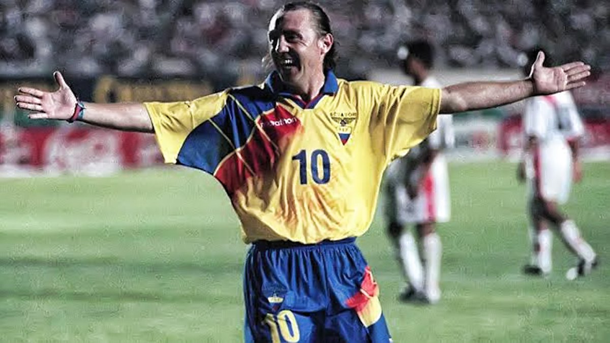 Álex Aguinaga, un símbolo del fútbol ecuatoriano.