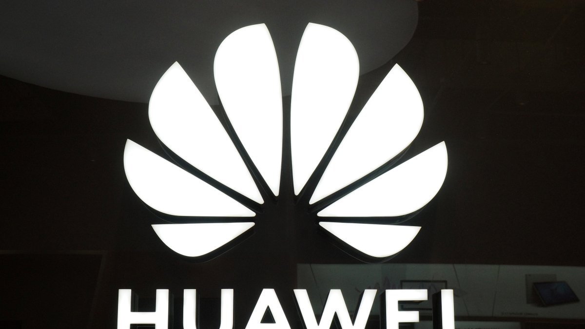 El negocio de teléfonos celulares de Huawei ha sido el más afectado por las prohibiciones de vender y adquirir componentes en Estados Unidos.