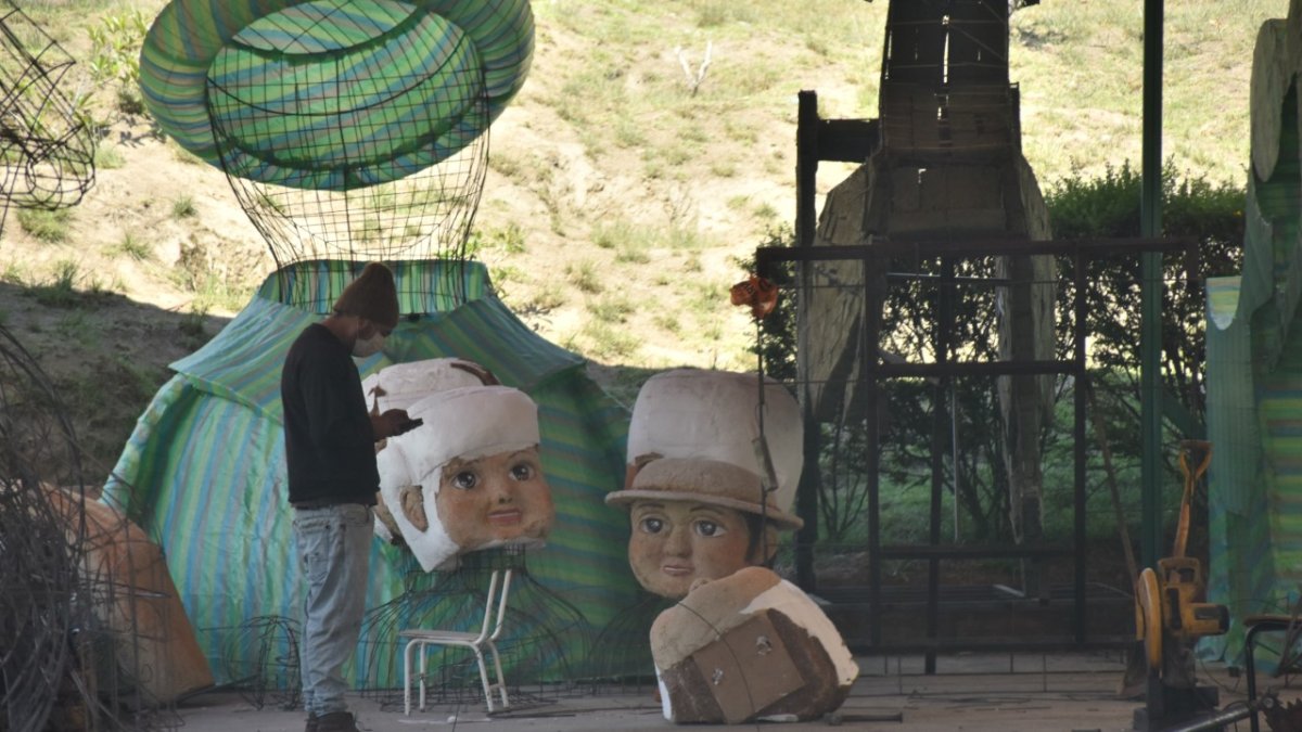 Frutos. Las frutas y flores para el diseño serán donadas. La bendición de la representación será el 13 de febrero próximo.