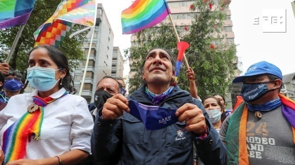 Pérez rebajó este martes el tono al pedir a sus seguidores que permanezcan en casa, y aseguró que el CNE les facilitó una clave para que su movimiento pudiera revisar los datos de las actas publicadas en la nube del sistema electoral.