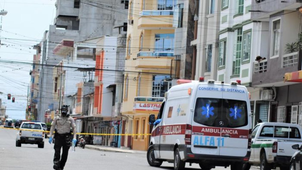 El cantón orense amaneció sin agua potable y con preocupaciones de salud.