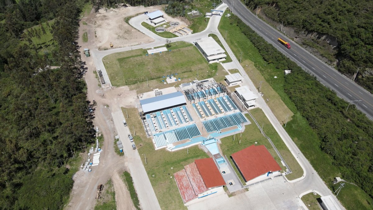 La obra en la planta Paluguillo, parte de la megaobra Chalpi-Papallacta, permitirá abastecer a 250.000 familias más en el noroccidente.