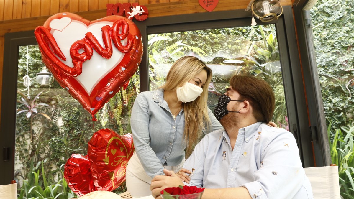 Amor. María del Mar Proaño y Cristian Bernal son amigos que desde hace cuatros meses también son pareja.