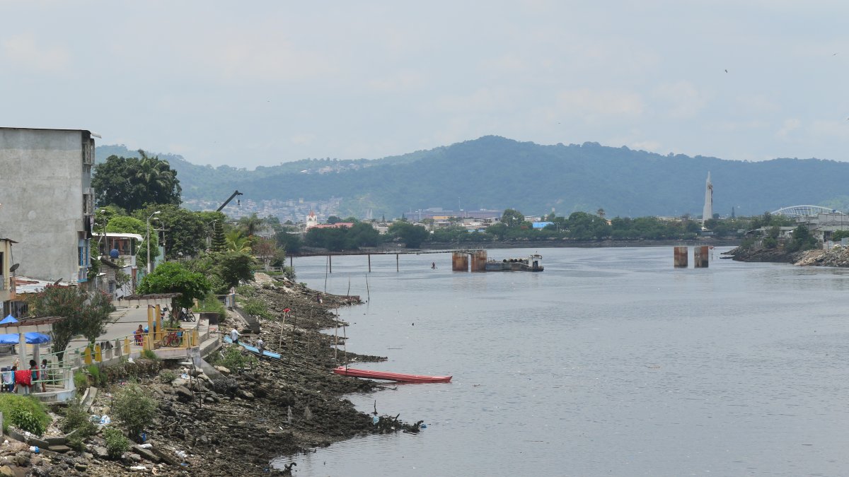 Año 2021. A diferencia del feriado de 2020, en esos mismos sitios que dieron cabida a los desfiles por tierra y agua, hubo solo calma.