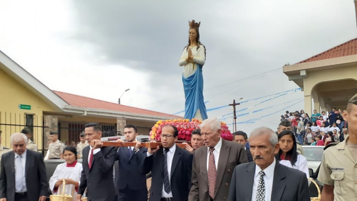Procesión. Las juradas a la Purísima, fiestas que remarcan la historia de Morona. En años pasados hacían procesiones.