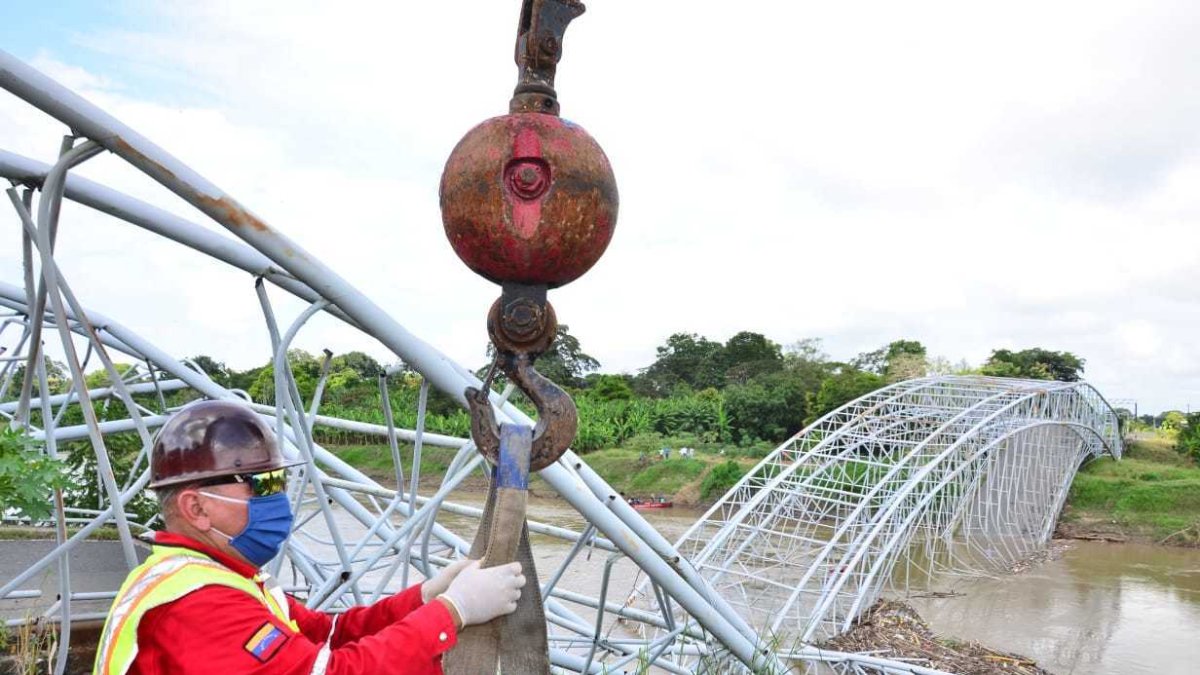 El nuevo puente reemplazará la estructura metálico que colapsó el 23 de abril de 2020.