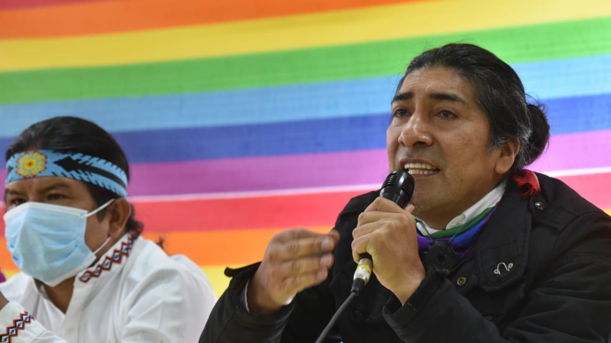 Junto al coordinador de Pachakutik, Marlon Santi, el candidato a la Presidencia, Yaku Pérez, criticó a su contendor político y al organismo electoral.