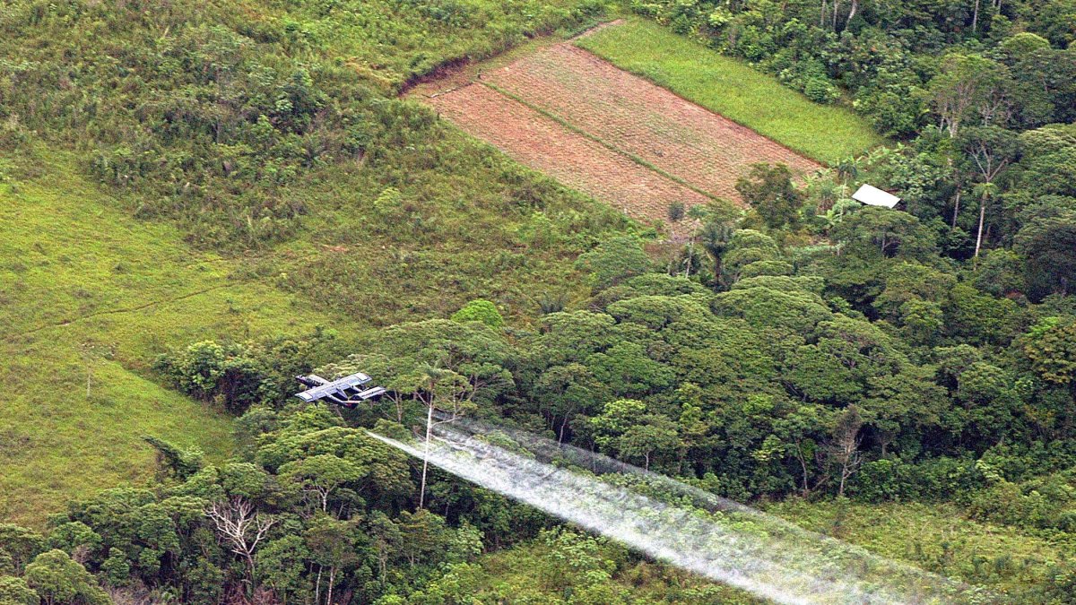 En 2013, Ecuador desistió de una demanda contra Colombia previo un acuerdo entre las partes.