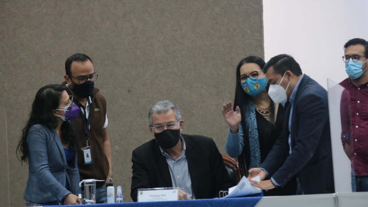 Pablo Celi envió una carta al CNE.