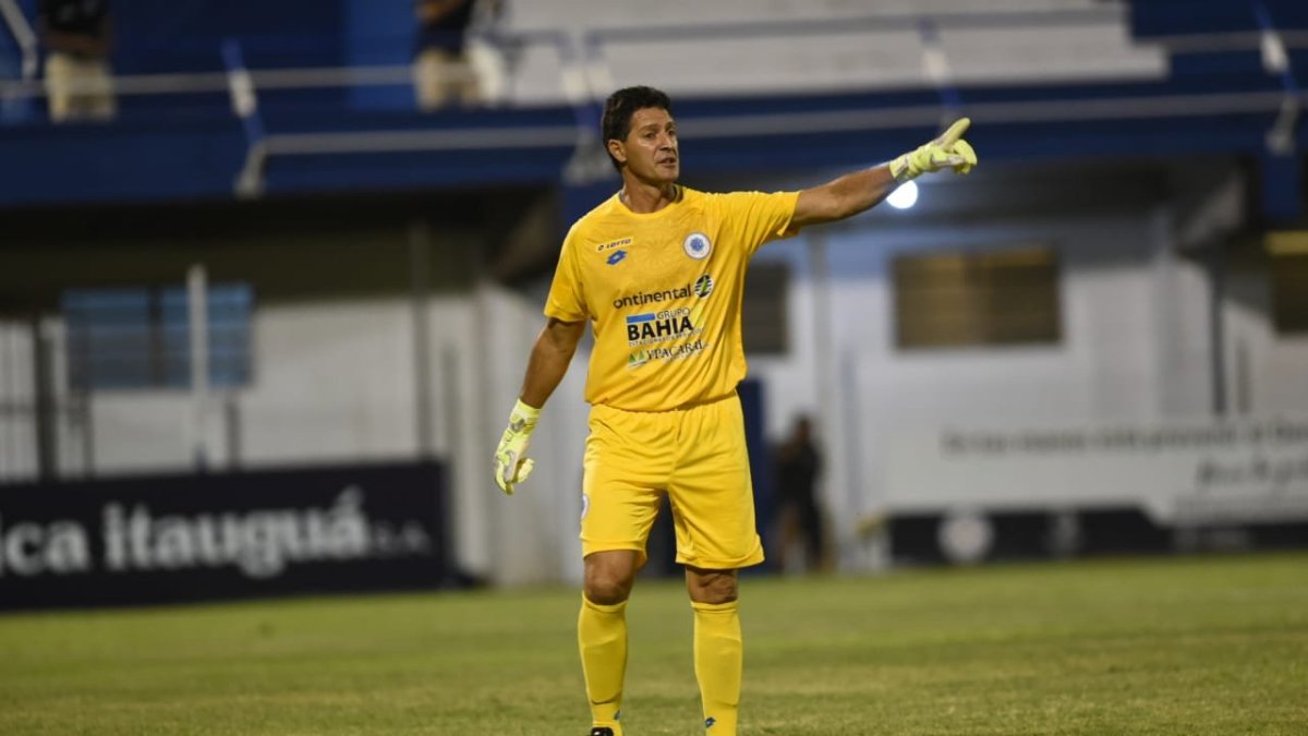 Nelson Bernal, el golero que había dejado el fútbol, pero volvió debido a la pandemia.
