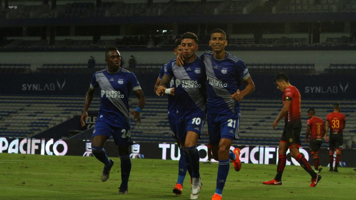 Joao Rojas (c), ofensivo de Emelec, está cerca de fichar por el New York City de la MLS.