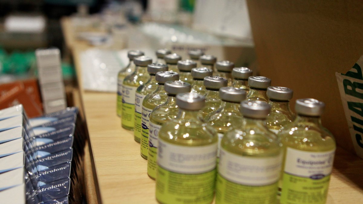 Las autoridades ecuatorianas, desde 2015, han efectuado operaciones y se han incautado de varias toneladas de productos médicos falsificados, en su mayor parte provenientes de otros países.