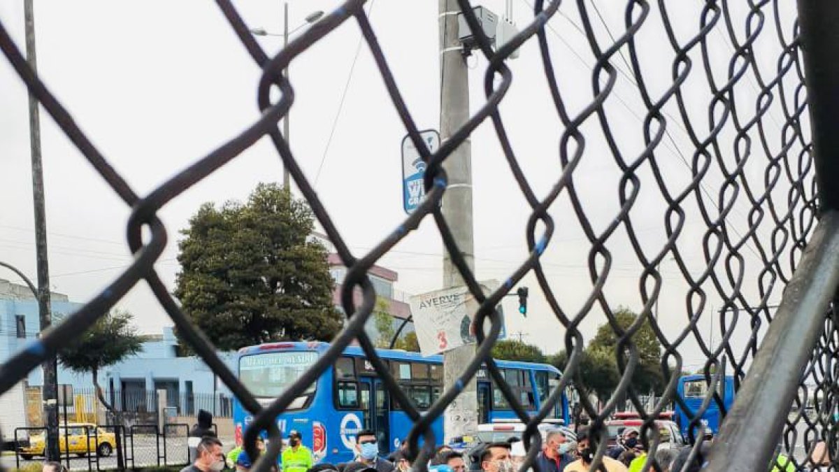 En el estadio de la Federación de Ligas de Quito se detectaron aglomeraciones.