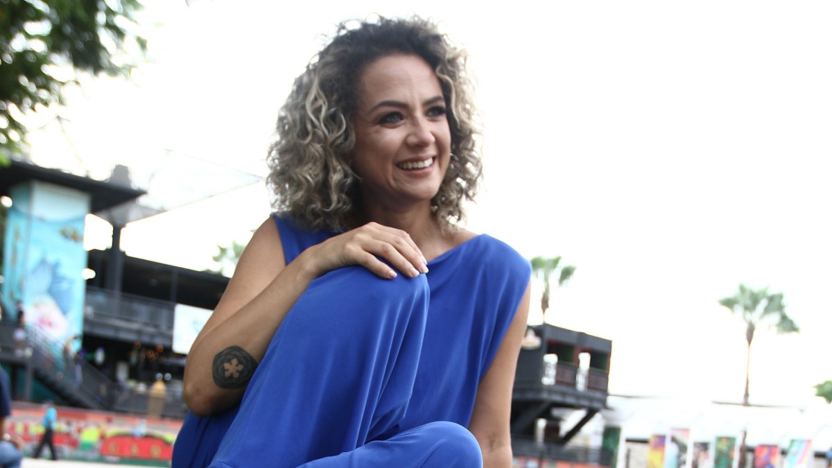 De este jumper diseñado por su mamá (Patricia Klein) dice que es versátil, perfecto para eventos en la mañana, pero también para una cena si se lo combina con tacones.