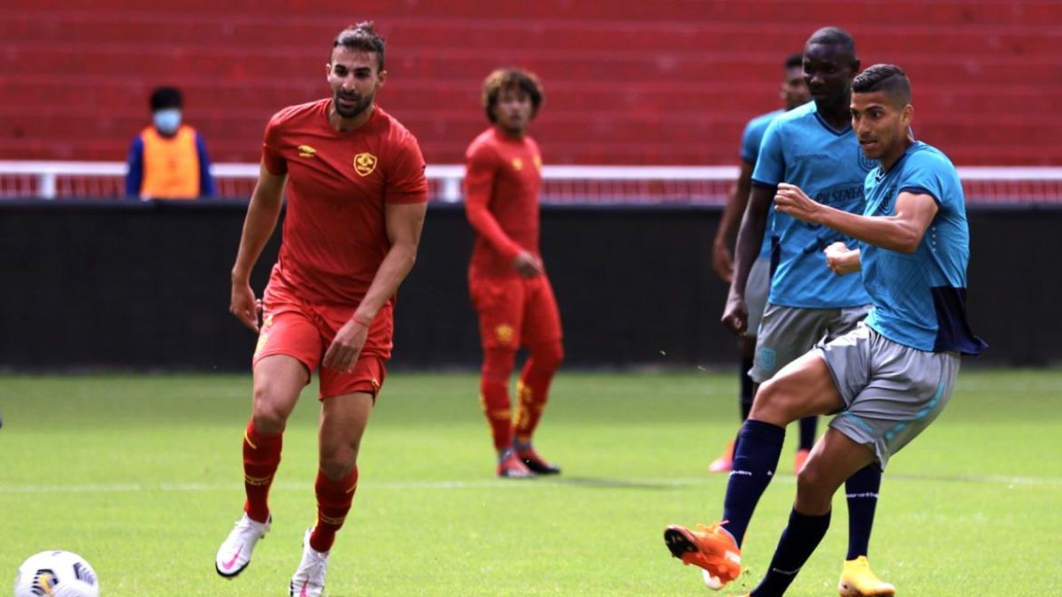 José Francisco Cevallos (d) marcó uno de los goles de la Tri en la victoria sobre Aucas.